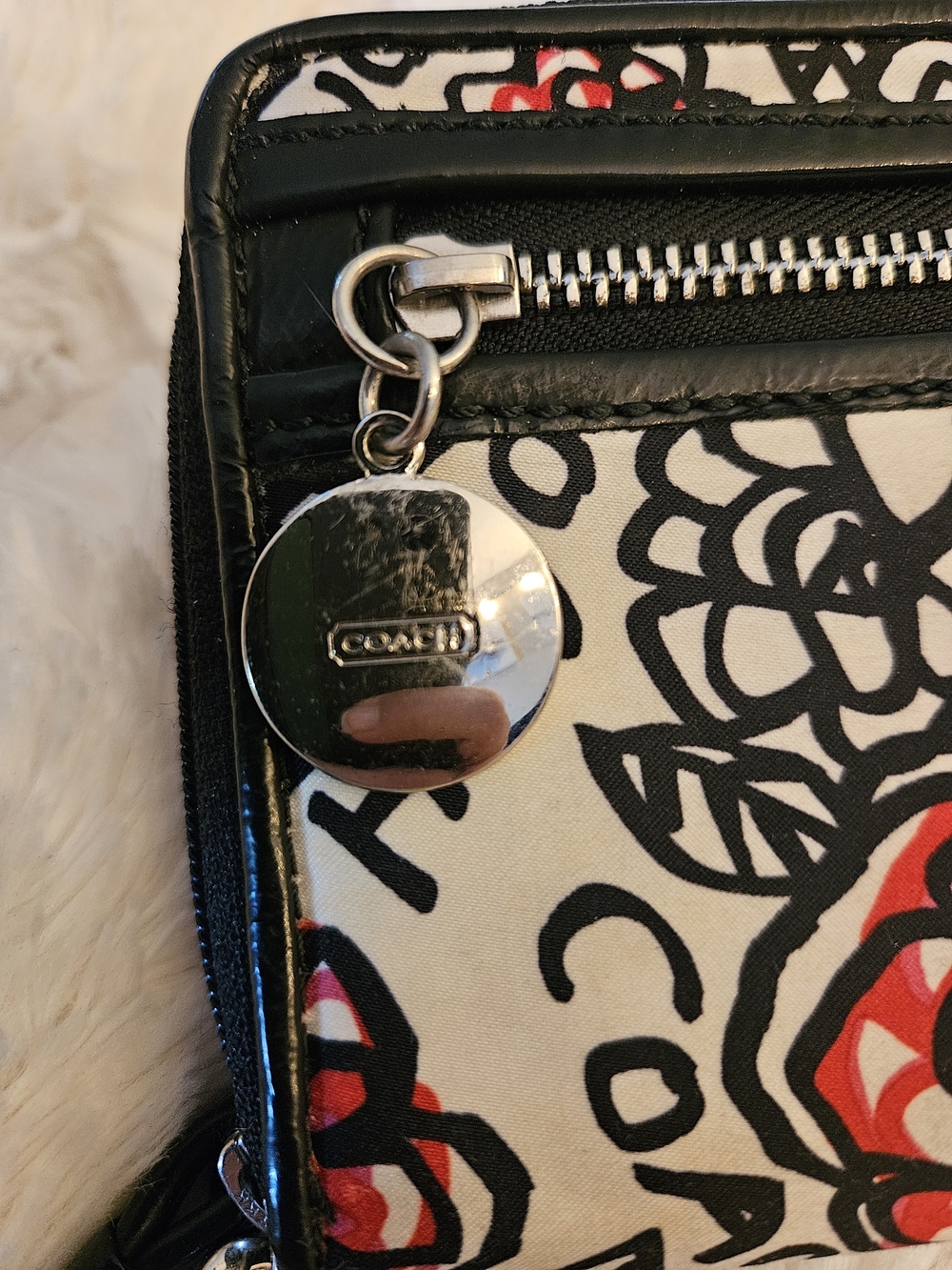 COACH✨️Poppy Daisy Floral Graffiti Wristlet/wallet-Y2K - Picture 11 of 16